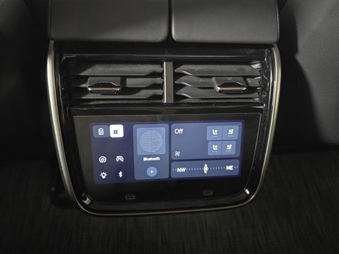 Used 2025 Rivian R1S Adventure image 30