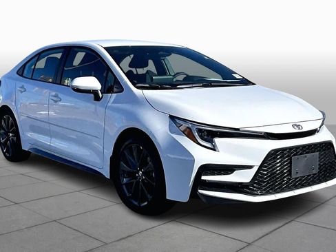 Certified 2026 Toyota Corolla SE image 2