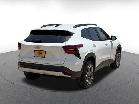 Used 2025 Chevrolet Trax LT FWD image 14