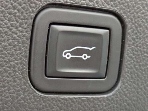 Certified 2015 Cadillac SRX Luxury w/ Driver Awareness Package image 18