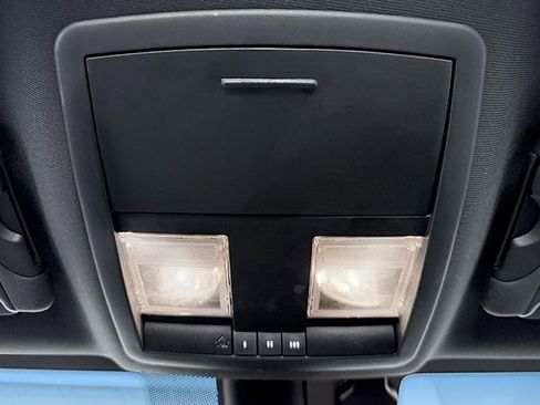 Used 2022 Dodge Challenger R/T image 16