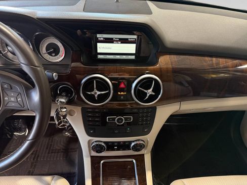 Used 2014 Mercedes-Benz GLK 350 4MATIC image 15