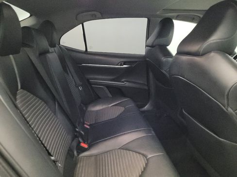 Used 2021 Toyota Camry SE w/ Cold Weather Package FWD image 19