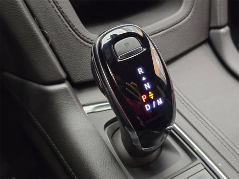 New 2025 Cadillac XT5 Luxury image 33