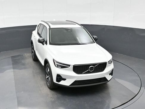 New 2026 Volvo XC40 B4 Plus w/ Protection Package Premier FWD image 21