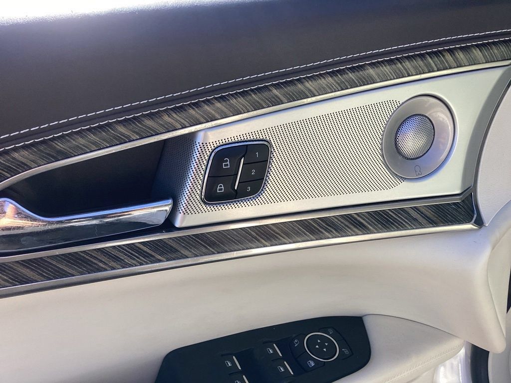 Used 2019 Lincoln Nautilus Black Label AWD/4WD image 12