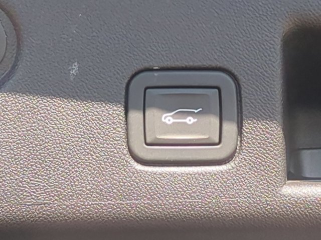 Used 2023 Chevrolet Equinox LT FWD image 31