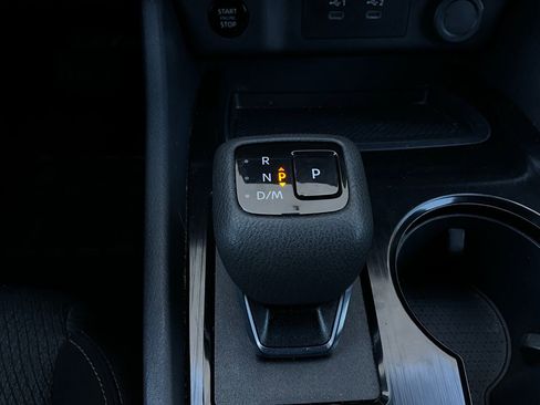 Used 2025 Nissan Rogue SV image 23