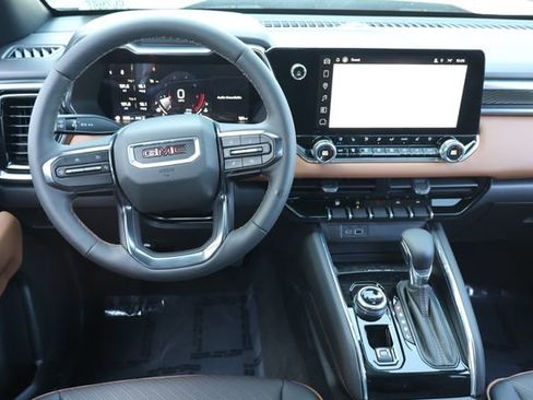 New 2026 GMC Canyon AT4 w/ AT4 Premium Package AWD/4WD image 16