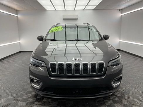 Used 2019 Jeep Cherokee Limited w/ Luxury Group image 2