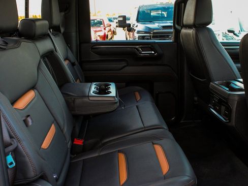 Used 2024 GMC Sierra 2500 AT4 w/ Technology Package image 33