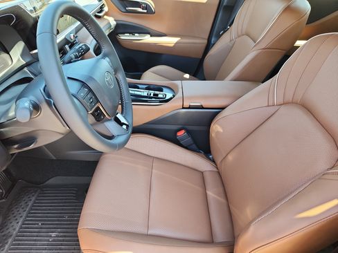 Used 2026 Toyota Crown Signia AWD/4WD image 9