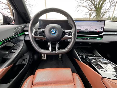 Certified 2024 BMW i5 eDrive40i w/ M Sport Package image 5