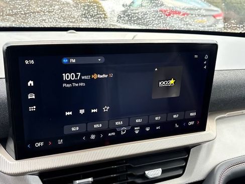 Used 2025 Ford Explorer Active w/ Active Comfort Package image 16