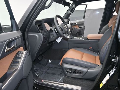 New 2026 Lexus GX 550 AWD/4WD image 13