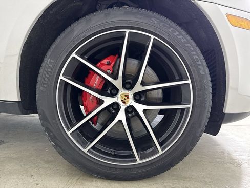 Certified 2024 Porsche Macan S w/ Premium Plus Package AWD/4WD image 15