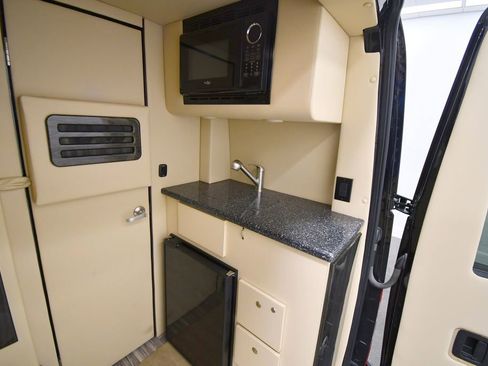 Used 2021 Mercedes-Benz Sprinter 3500 image 10