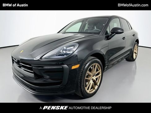 Used 2025 Porsche Macan AWD/4WD image 1