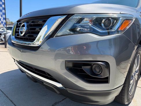 Used 2018 Nissan Pathfinder S FWD image 16