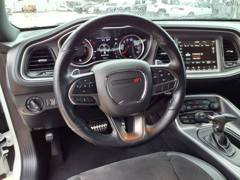 Used 2022 Dodge Challenger R/T Scat Pack w/ Plus Package RWD image 17
