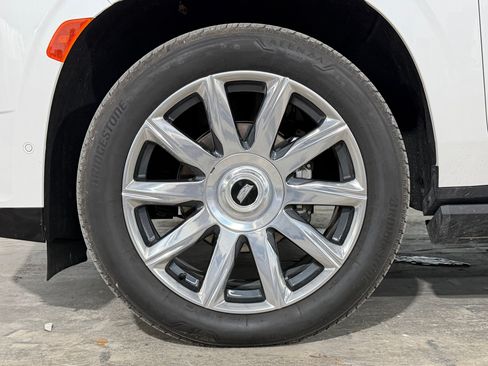 Certified 2024 Cadillac Escalade ESV Premium Luxury Platinum AWD/4WD image 10