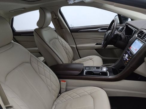 Used 2017 Ford Fusion Platinum image 21