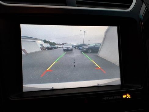 Used 2017 Ford Explorer XLT w/ Equipment Group 201A image 9