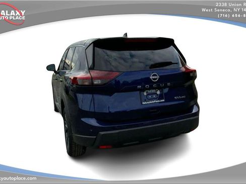 Used 2024 Nissan Rogue SV AWD/4WD image 7