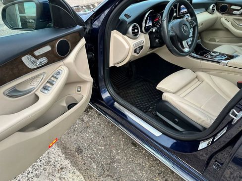 Used 2018 Mercedes-Benz C 300 4MATIC Sedan w/ Premium Package image 9