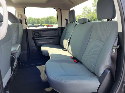 Used 2018 RAM 1500 Express w/ Express Value Package AWD/4WD image 12