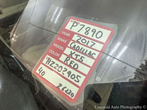 Used 2017 Cadillac XT5 Luxury w/ Driver Awareness Package image 31