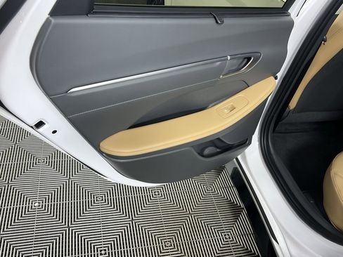 Used 2025 Hyundai Sonata Limited w/ Winter Weather Package image 27