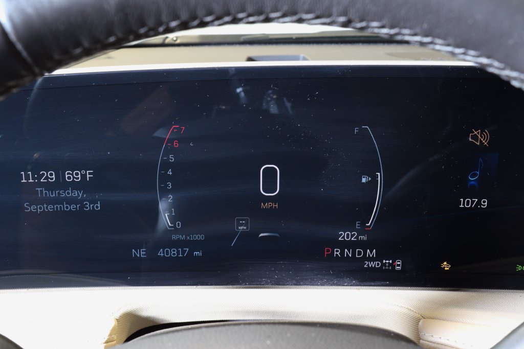 Used 2024 Cadillac XT4 Luxury w/ Cold Weather Package AWD/4WD image 23