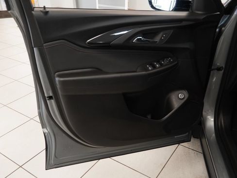 Used 2023 Chevrolet TrailBlazer RS w/ Sun and Liftgate Package AWD/4WD image 6