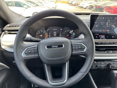 Used 2025 Jeep Compass Limited AWD/4WD image 29