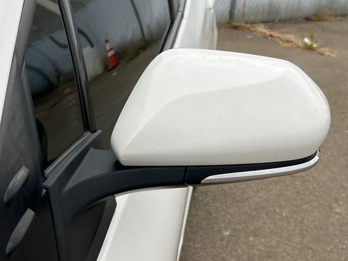 Used 2022 Toyota Prius LE FWD image 12