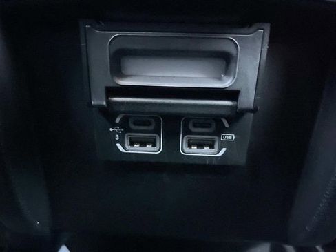 Used 2020 Jeep Cherokee Latitude Plus image 17