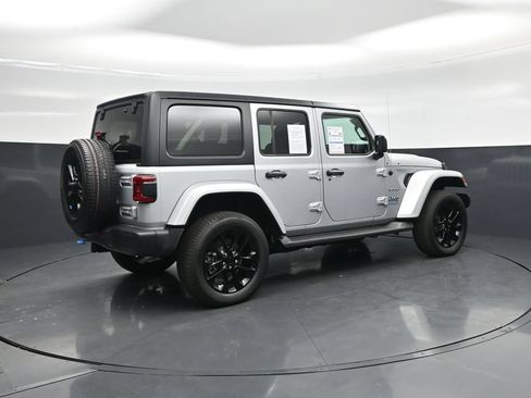 Used 2023 Jeep Wrangler Unlimited Sahara w/ Cold Weather Group AWD/4WD image 24