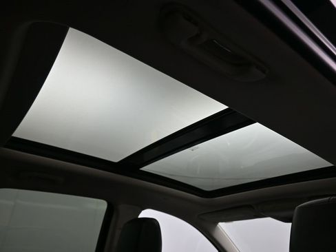 Used 2018 Cadillac XT5 Luxury image 38