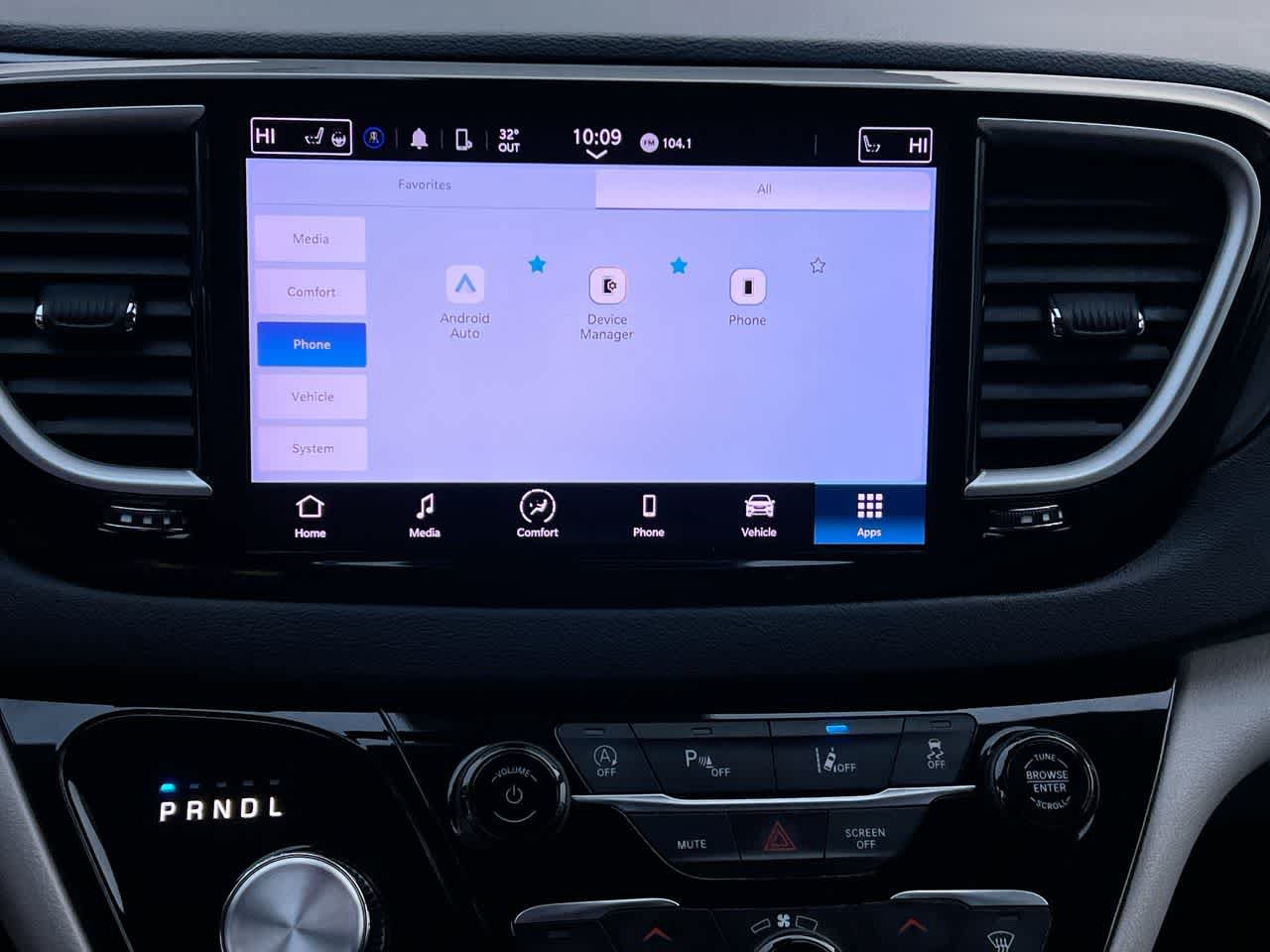 Used 2023 Chrysler Pacifica Touring-L FWD image 18