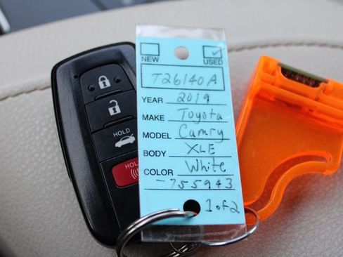 Used 2019 Toyota Camry XLE image 27