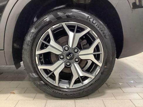 Used 2021 Kia Seltos EX image 28