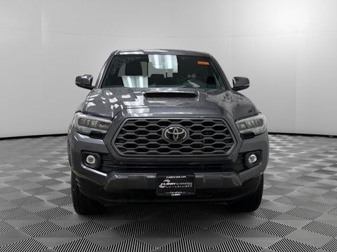 Used 2022 Toyota Tacoma TRD Sport w/ Technology Package image 8