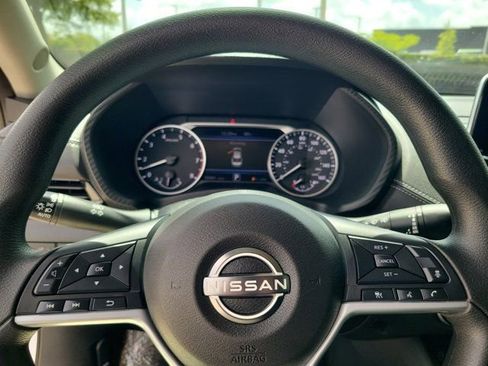 Used 2024 Nissan Sentra SV FWD image 21