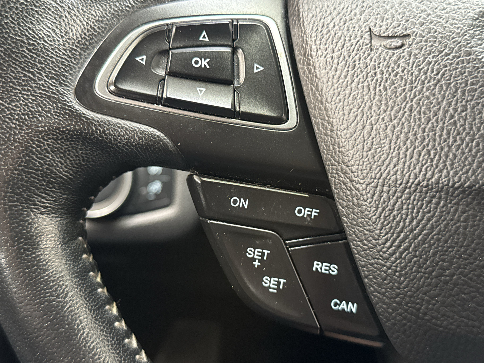 Used 2019 Ford Escape Titanium AWD/4WD image 22