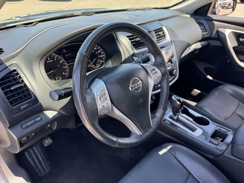 Used 2016 Nissan Altima 2.5 SL FWD image 22