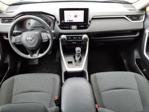Used 2025 Toyota RAV4 XLE AWD/4WD image 17