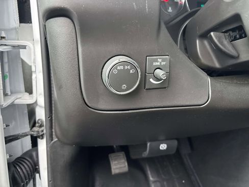 Used 2024 GMC Savana 3500 Work Van w/ Power Convenience Package image 10