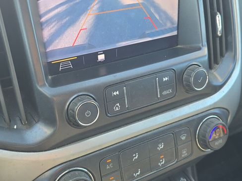 Used 2019 Chevrolet Colorado ZR2 AWD/4WD image 24