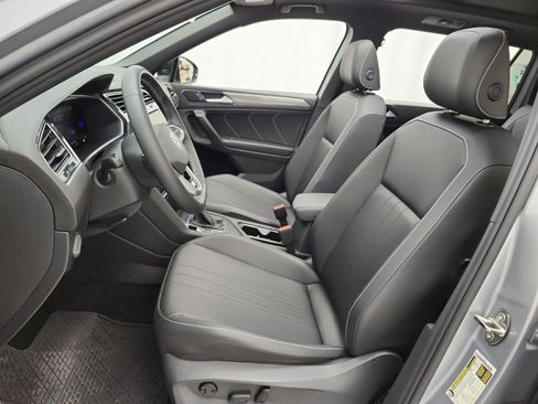 Used 2023 Volkswagen Tiguan SE R-Line FWD image 15